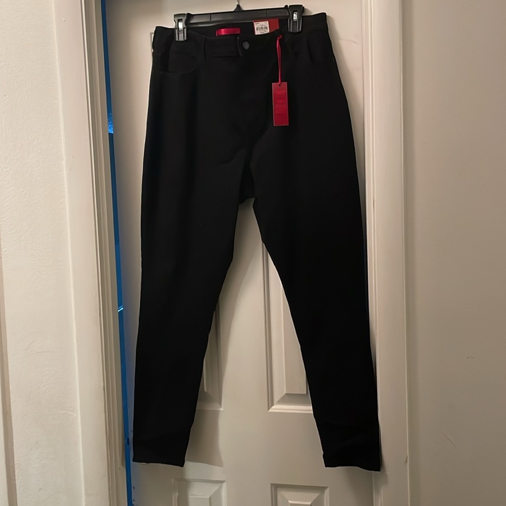 Jennifer Lopez black flawless sculpt high rise skinny jeans. - Picture 3 of 5